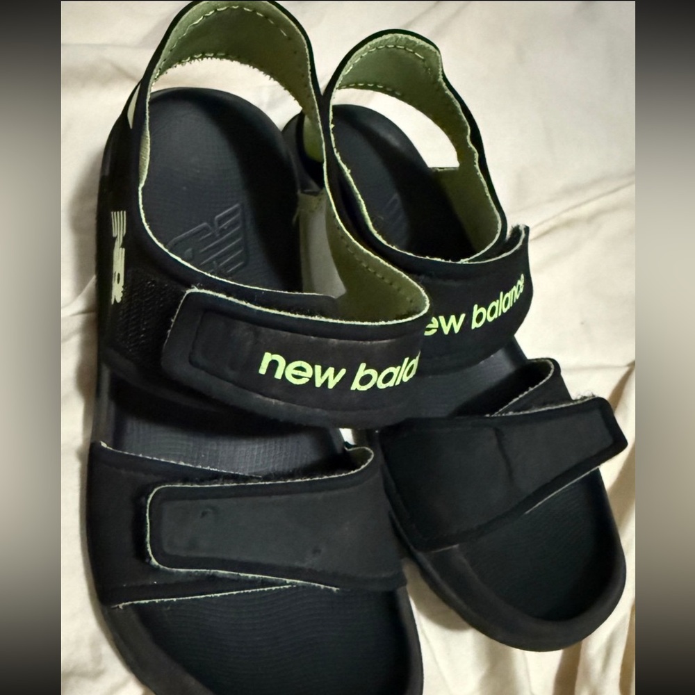 New Balance Kids Black and Green Sandals